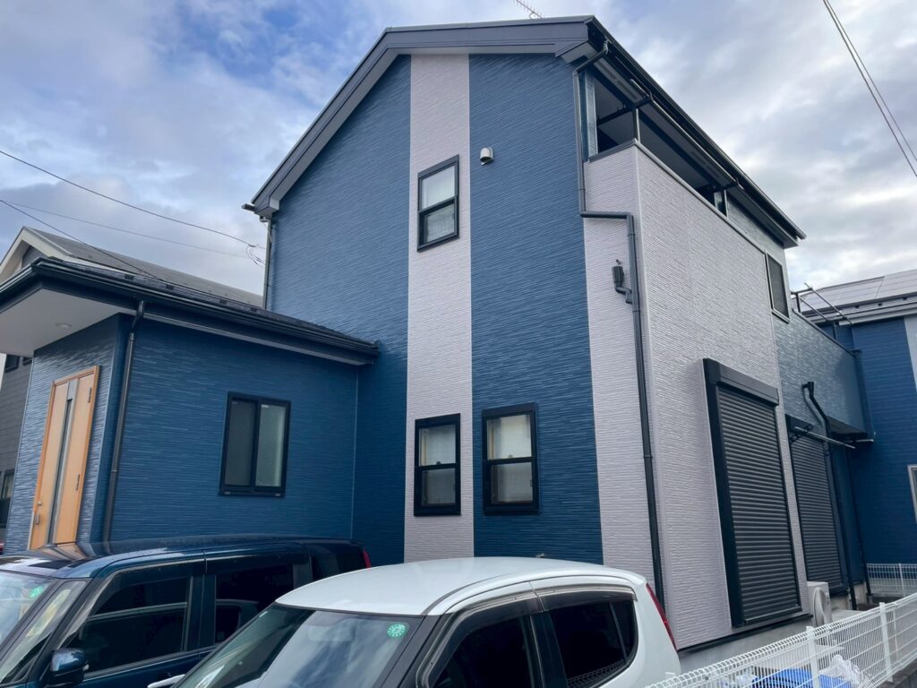 茅ヶ崎市　深いブルーが際立つ高耐久外壁塗装でスタイリッシュに　T様邸