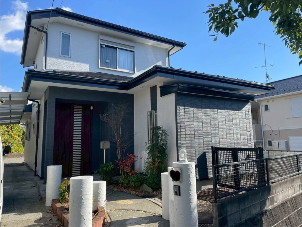 平塚市　パールブルー×スレートグレーが映える超低汚染塗装で上質に　T様邸