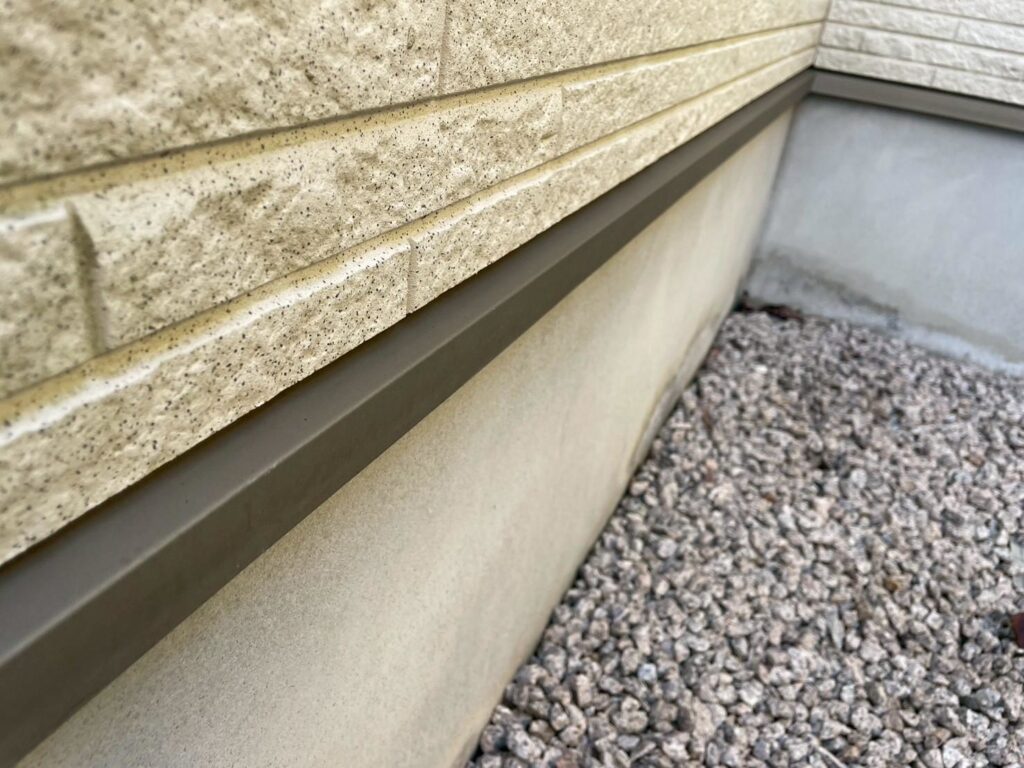 水切りも下処理、錆止め、塗装をします。