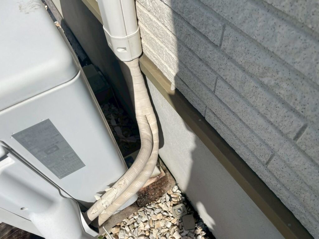 エアコンホースは最後に巻きなおします。