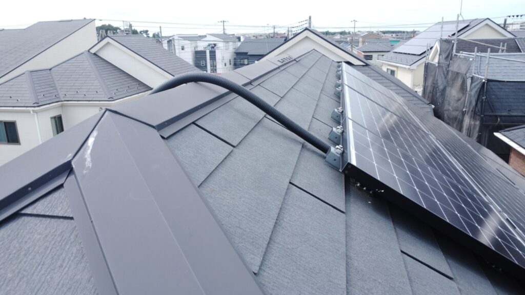 こちらの棟板金の浮き・ビス抜けは見当たりませんでした。