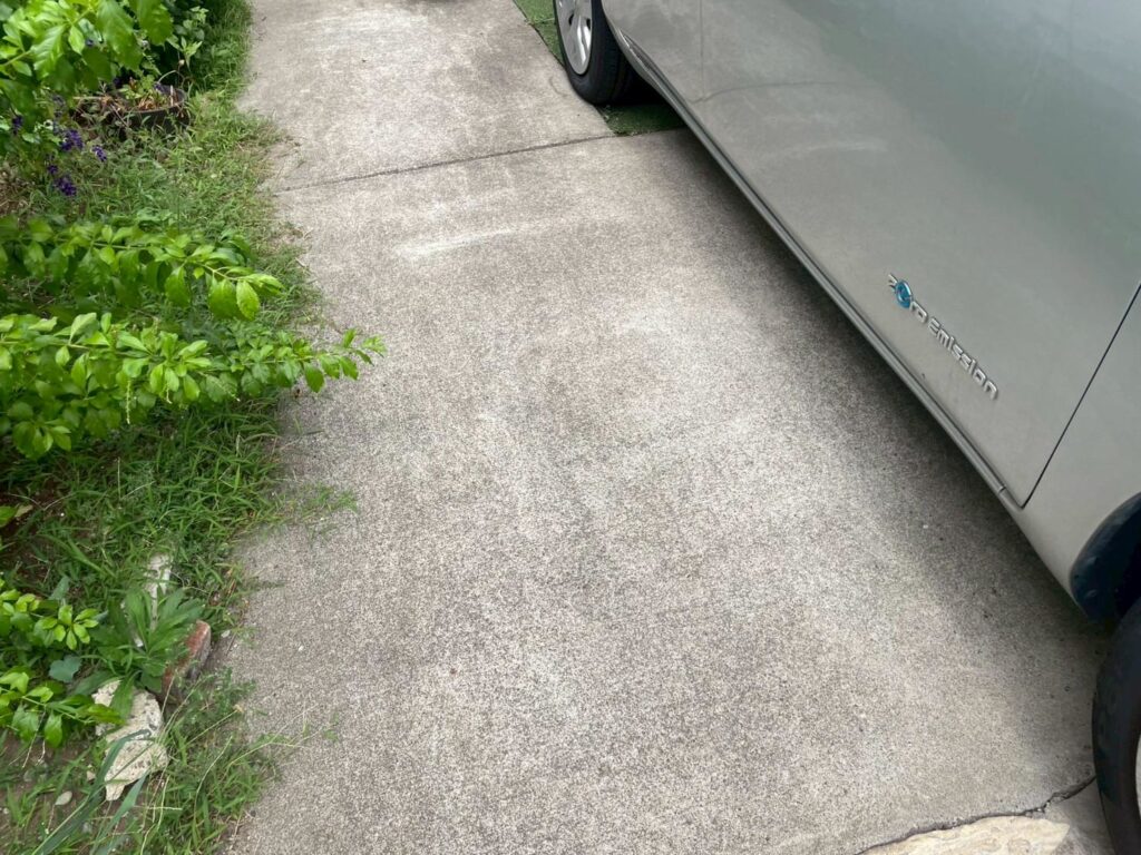 駐車場床は洗浄時に一緒に洗います。