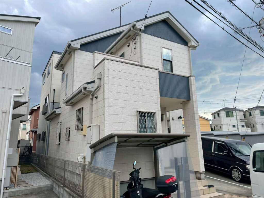茅ヶ崎市でお悩みの多い屋根外壁のコケや色褪せをリフォームで解決