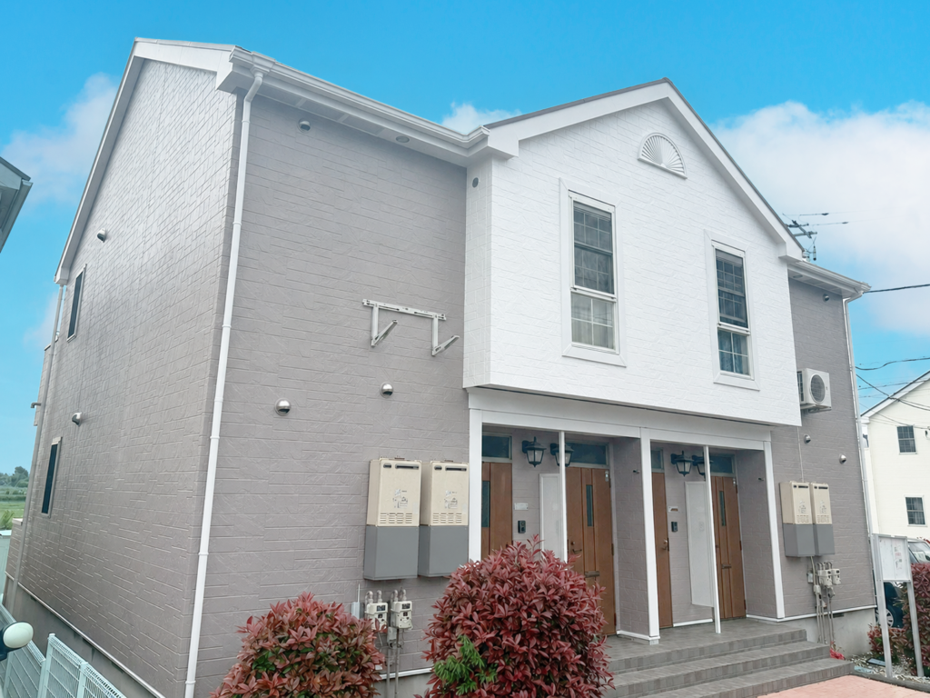 【寒川町】アパート外壁・屋根塗装・ベランダ防水工事｜色あせた外壁と屋根を塗装し防水性に配慮した外装工事