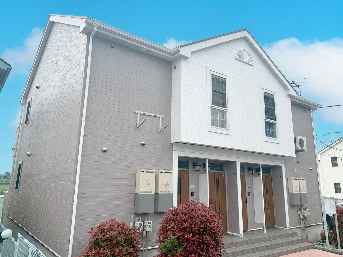 【寒川町】アパート外壁・屋根塗装・ベランダ防水工事｜色あせた外壁と屋根を塗装し防水性に配慮した外装工事